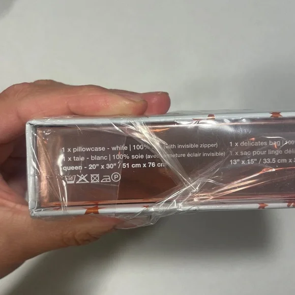 Slip queen pillow case and dust bag - Picture 4 of 4